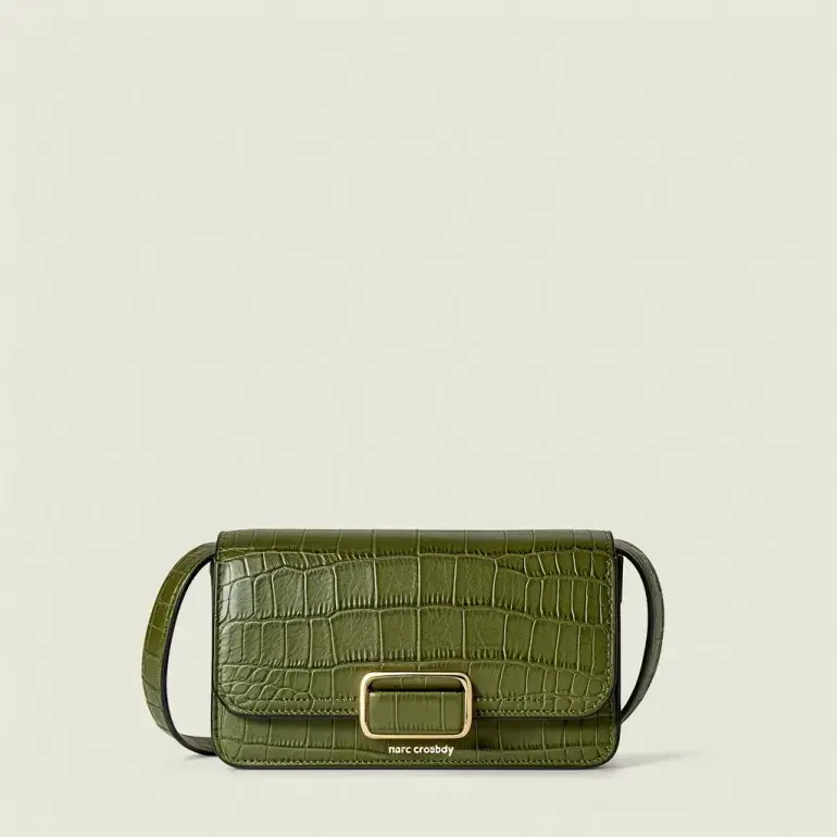Marc Jacobs' The Crossbody Bag Captures Essence of Contemporary Luxury
